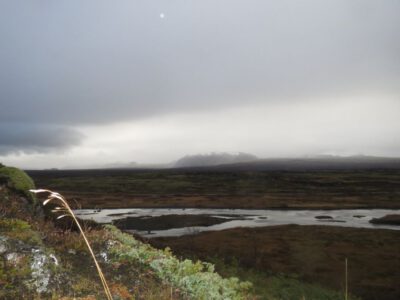 Am Gründungspunkt von Island, dem Þingvellir